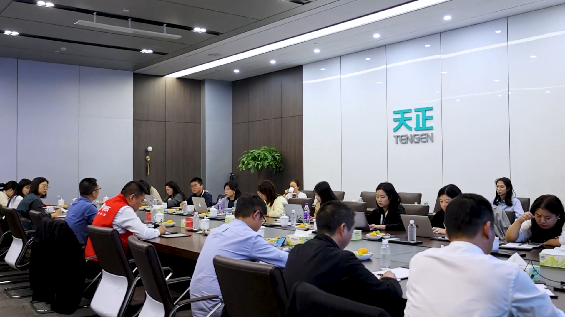 京东工业走进w66利来，探访产业数智化之路！